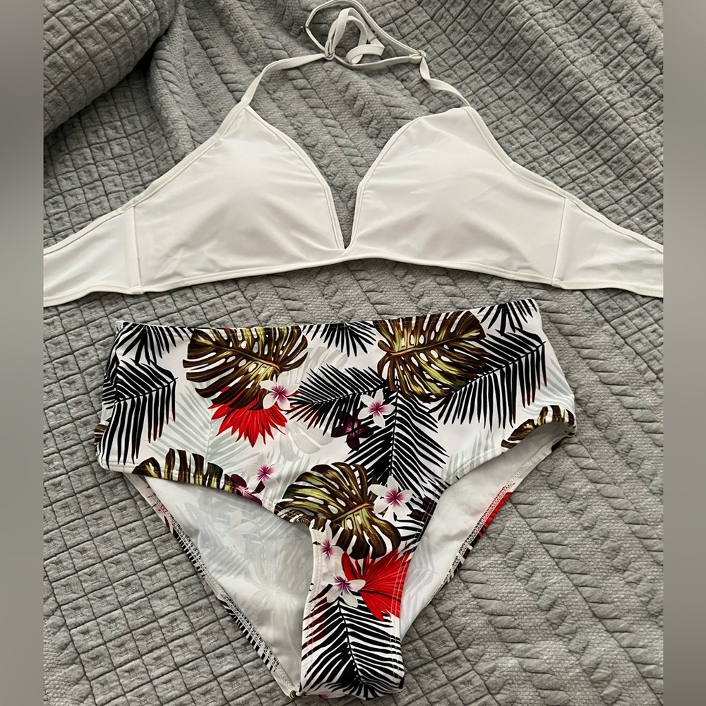 Never worn Two Piece Tropical Print Bikini